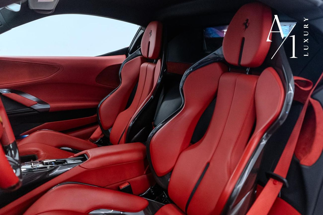 فيراري SF90 ستراديل 2021 Ferrari SF90 Stradale, Carbon Fiber Package, Full Ferrari Service History, GCC