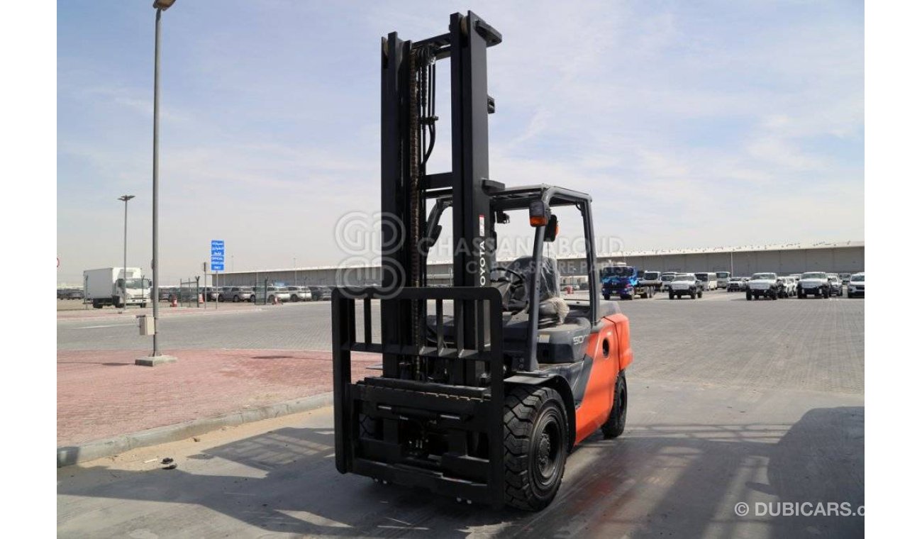 Toyota Fork lift TOYOTA FORKLIFT DIESEL 5 TON W/SIDE SHIFT 3 STAGE 3 LEVER 3.7M LIFT HEIGHT MY23