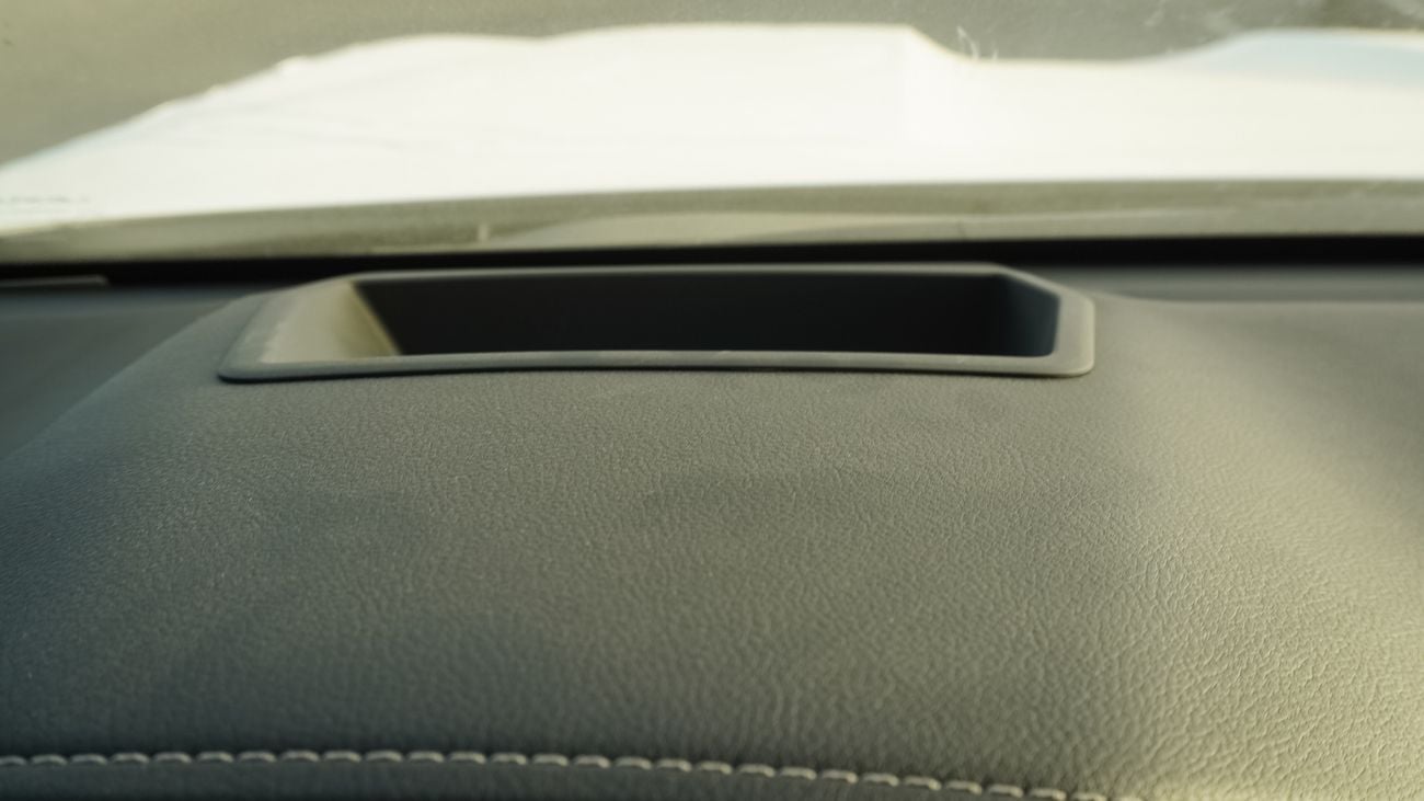 لكزس LX 600 KURO 3 5L V6  4 Seats