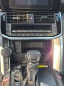 Toyota Land Cruiser PETROL A/T 7 SEATER