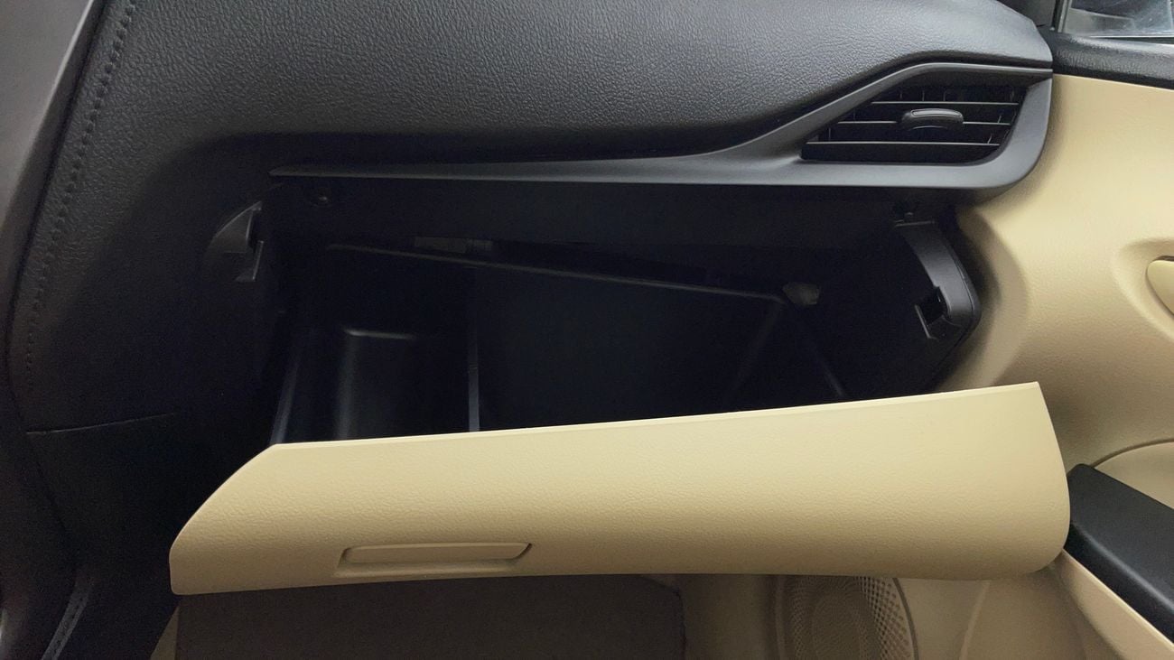 تويوتا يارس SE 1.5 | بدون دفعة مقدمة | اختبار القيادة في المنزل