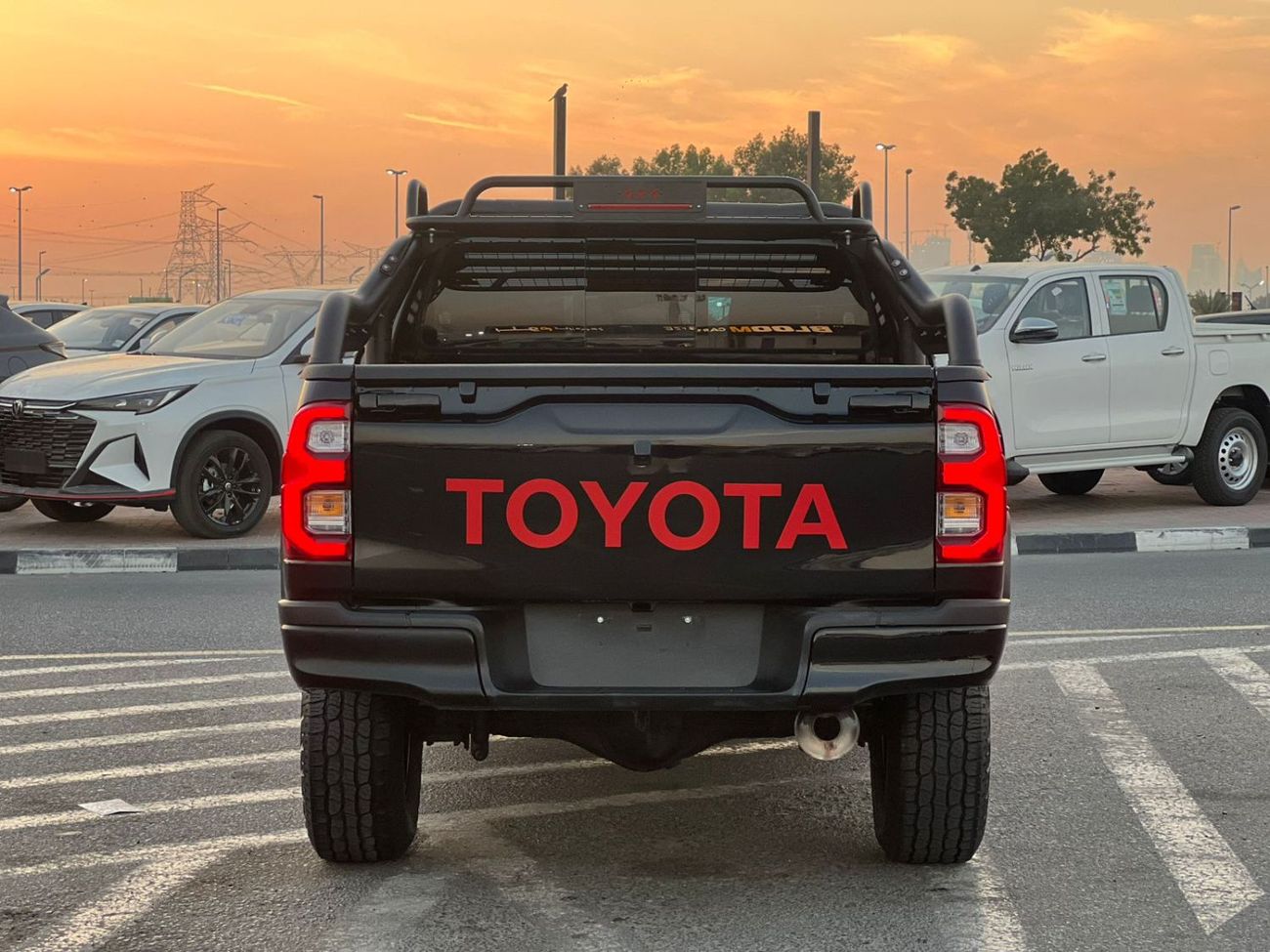 Toyota Hilux 2021 Toyota Hilux GR Sport Black Edition - Trunk Cover -  2.7L V4 - GCC - AWD 4x4 - Rear Camera - Le