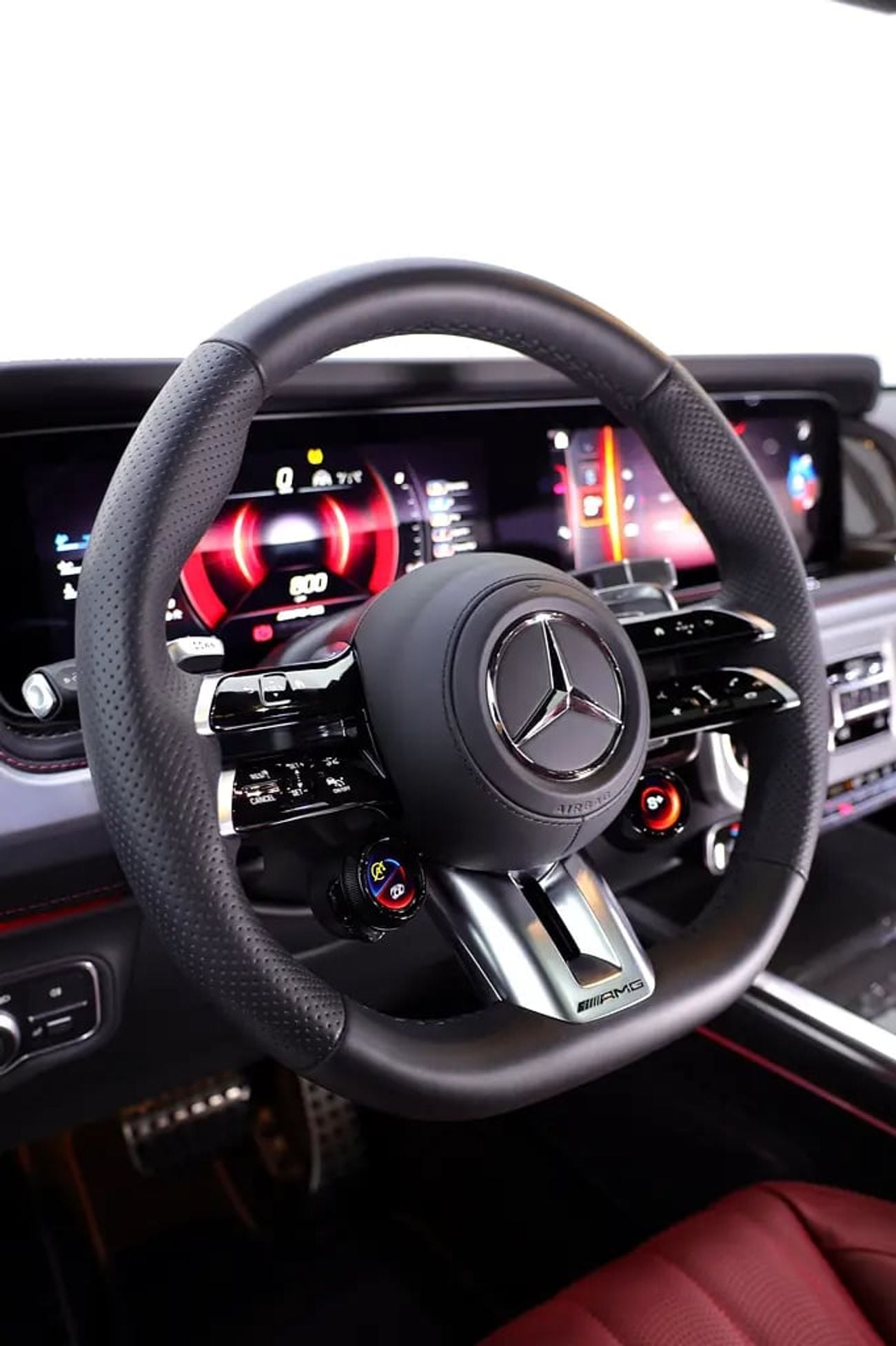 Mercedes Benz G63 AMG G63 MANUFAKTUR EDITION + DOUBLE NIGHT PACKAGE + CARBON INTERIOR+ 5 YEARS GARGASH WARRANTY + SERVICE
