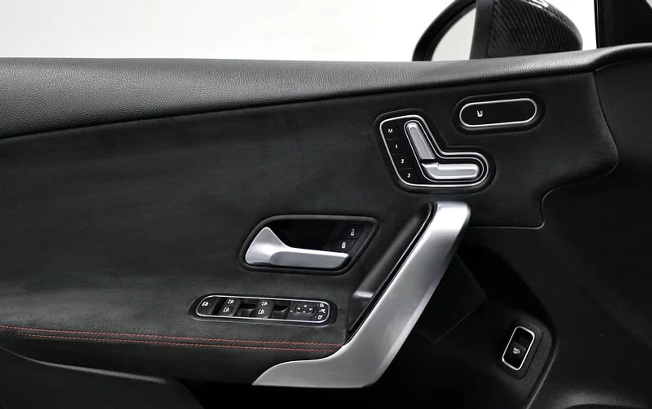 مرسيدس بنز A 35 AMG Premium 2.0L