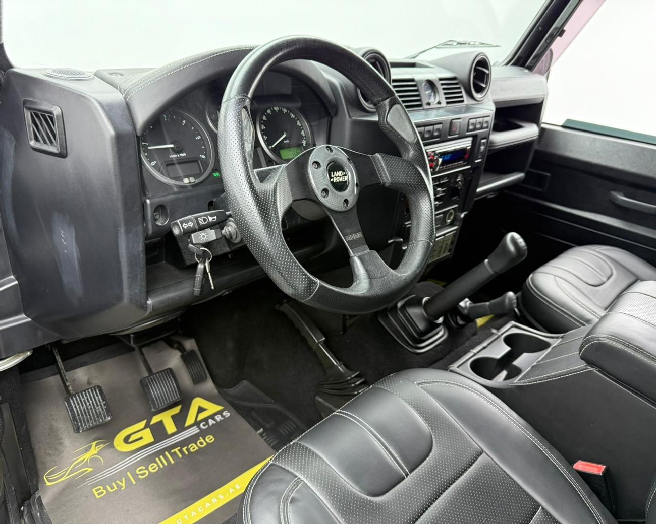 لاند روفر ديفندر 2010 Land Rover Defender 90, Manual Transmission, VIP Seats, Excellent Condition