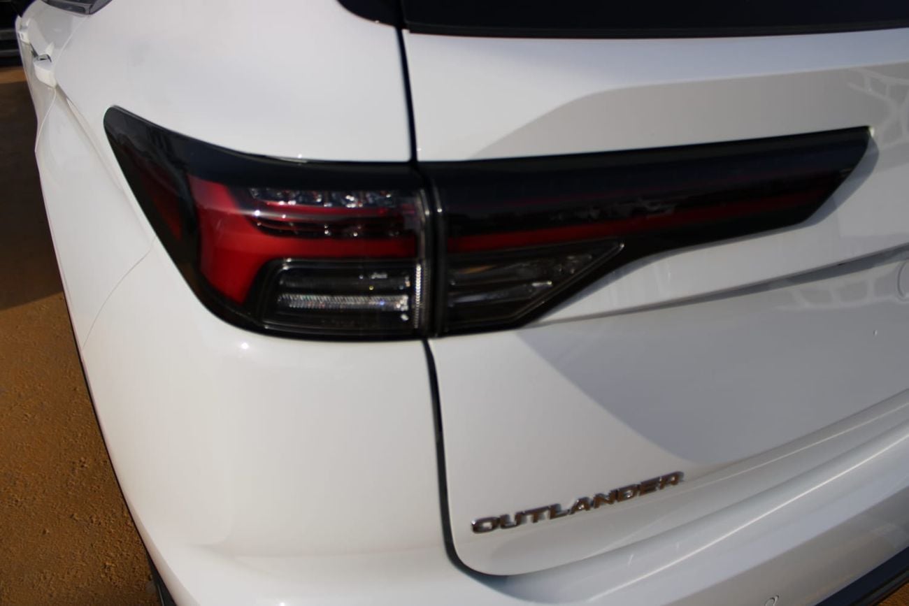 ميتسوبيشي آوتلاندر Mitsubishi Outlander 7-Seater H-Line 2.5L 4WD | Brand New | Export Only |