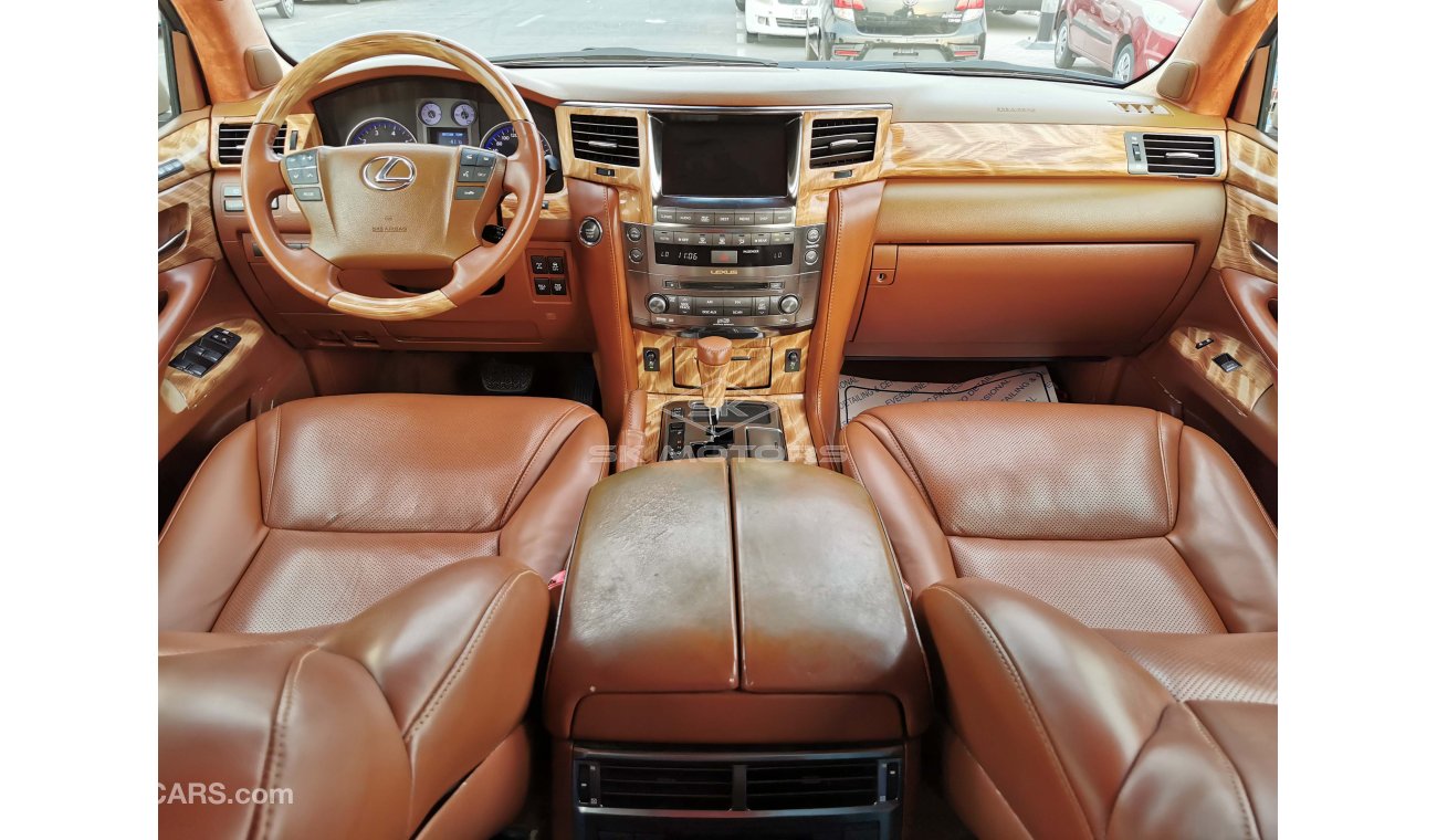 Lexus LX570 GCC 5.7L, 20" Rims, Sunroof, Driver Memory Seat, Front Power Seats, Leather Seats, DVD (LOT # 797)