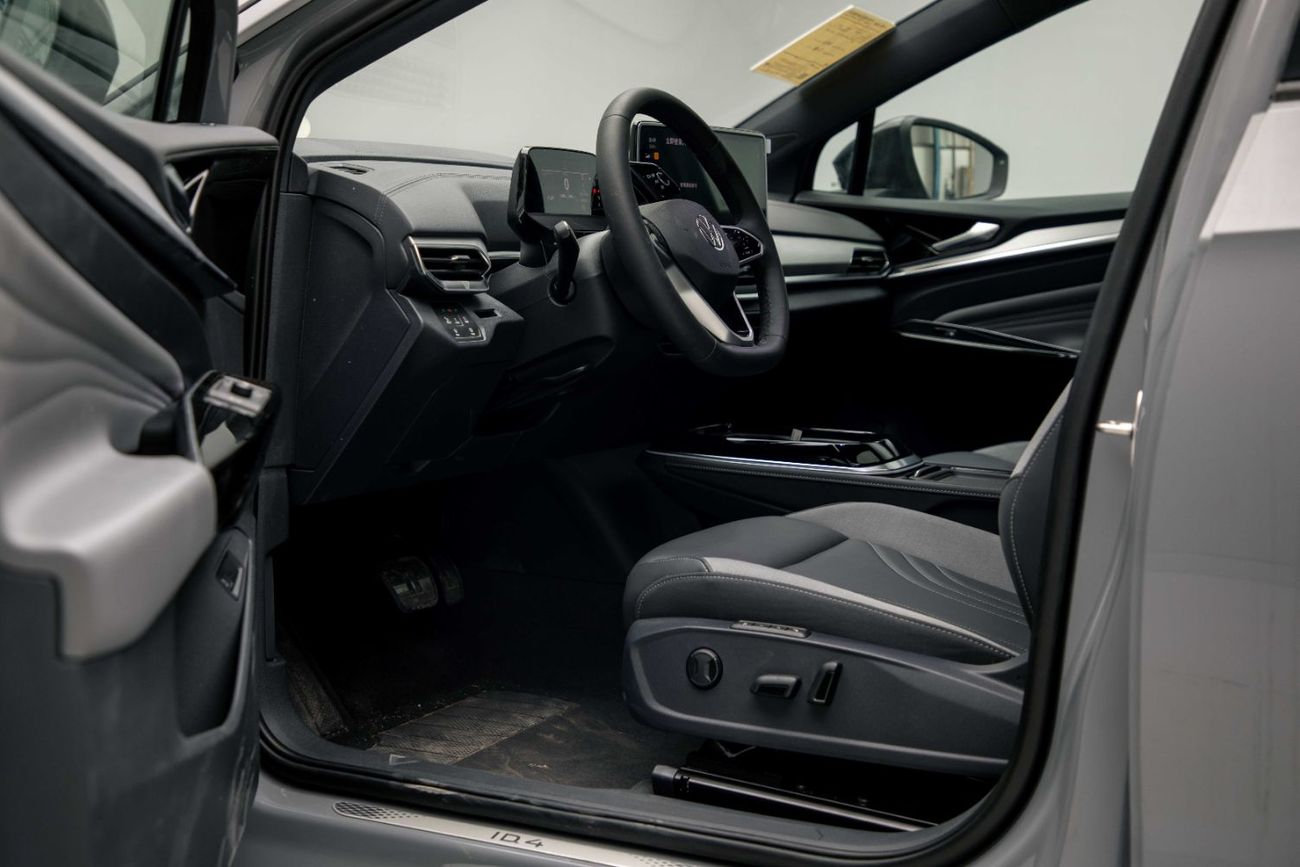 فولكس واجن ID.4 كروز 2024 VOLKSWAGEN ID4 CROZZ PRO - GREY inside BLACK | Export Only