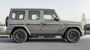 مرسيدس بنز G 63 AMG ستاندارد مرسيدس بنز AMG G 63 موديل 2026، محرك بنزين 4.0 لتر، ناقل حركة أوتوماتيكي (لون ناردو رمادي-أحمر)
