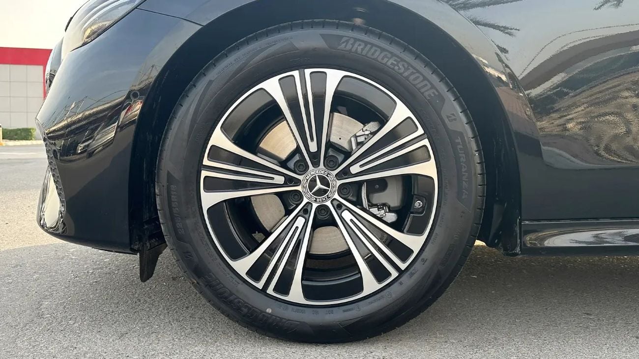 Mercedes-Benz E200 2.0L Exclusive AT