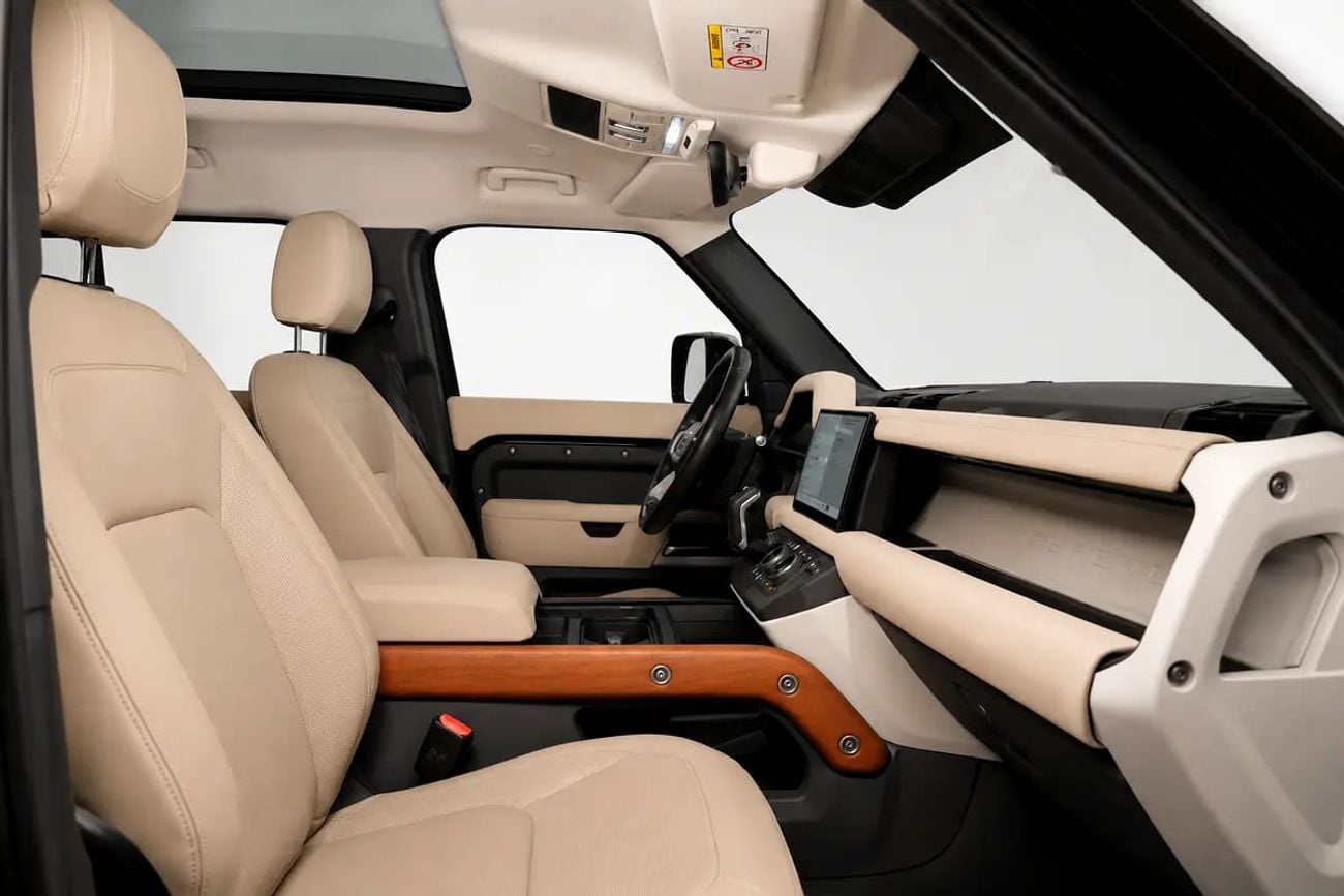 لاند روفر ديفندر 110 SE P400