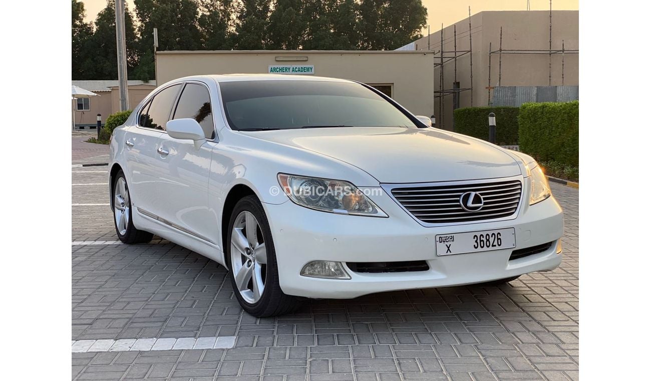 لكزس LS 460 لكزس LS460 بحاله ممتازه موديل 2008