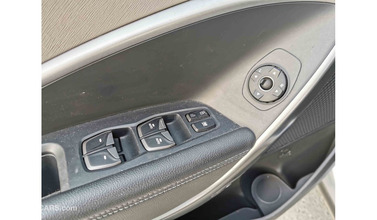 هيونداي سانتا في 2.4L, 17" Rims, DRL LED Headlights, Drive Mode, Fabric Seats, Rear Camera, DVD-USB-AUX (LOT # 541)