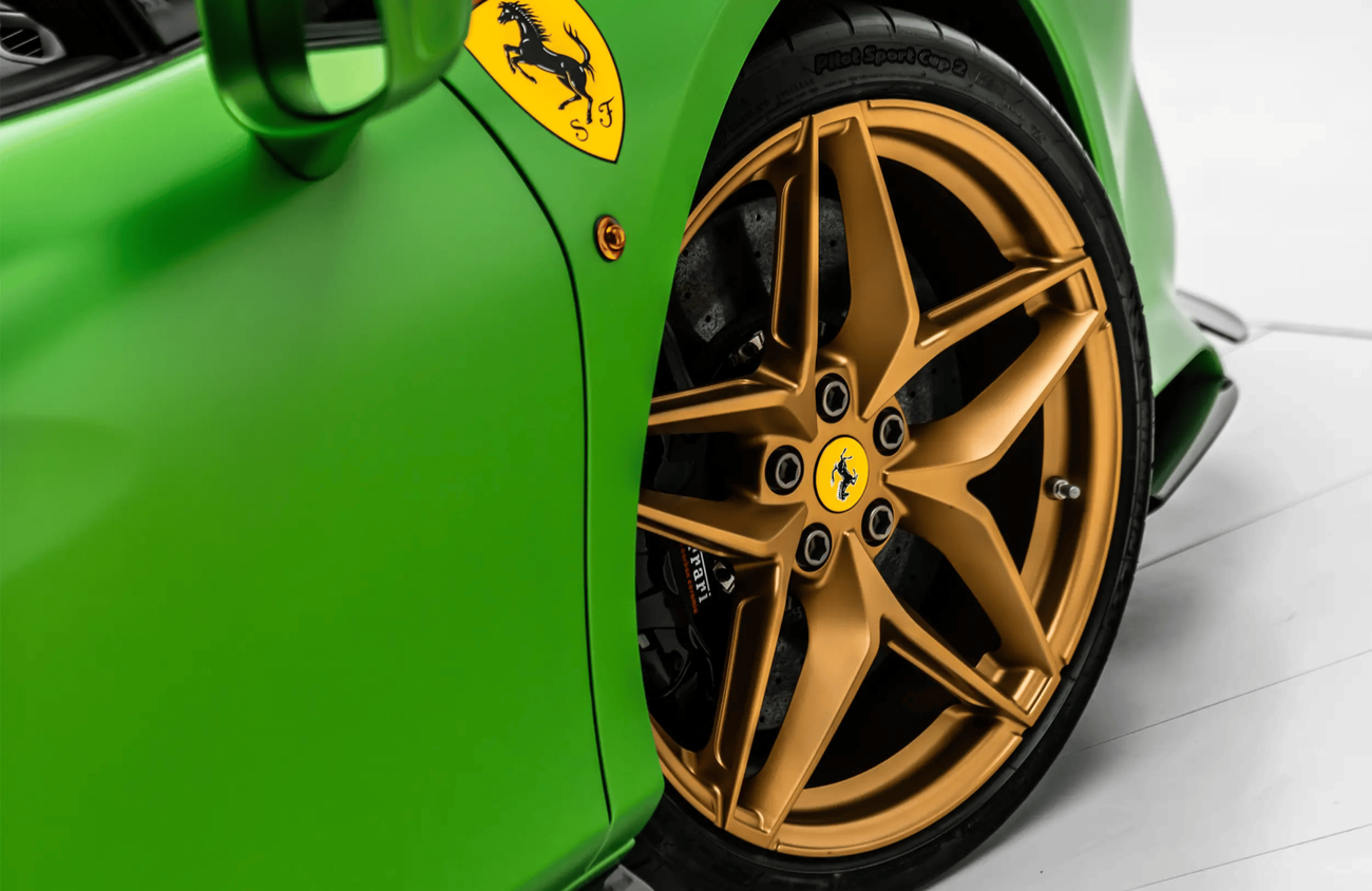 فيراري 488 بيستا سبايدر 3.9L V8 Twin-Turbocharged Engine