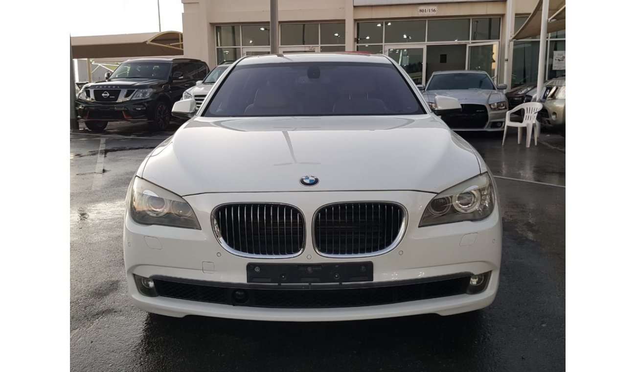 BMW 750Li Bmw750 model 2010 GCC car prefect condition full service full option