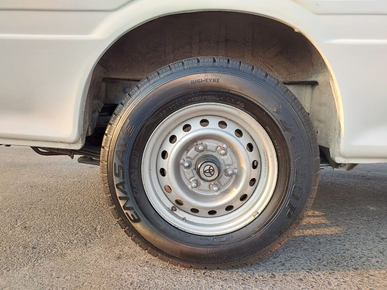 Toyota Hiace TOYOTA HIACE VAN RHD 2002 MODEL 2.0 L PETROL MANUAL(PM07906)