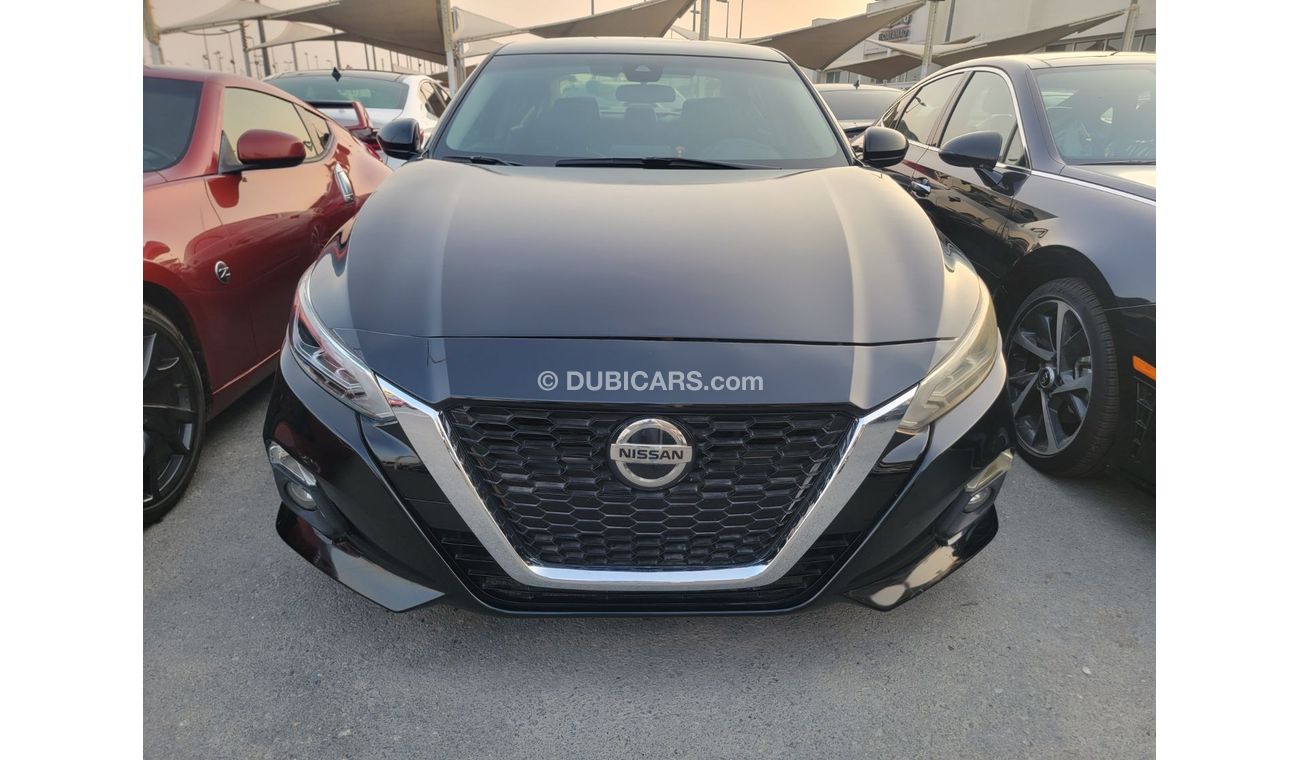 نيسان ألتيما