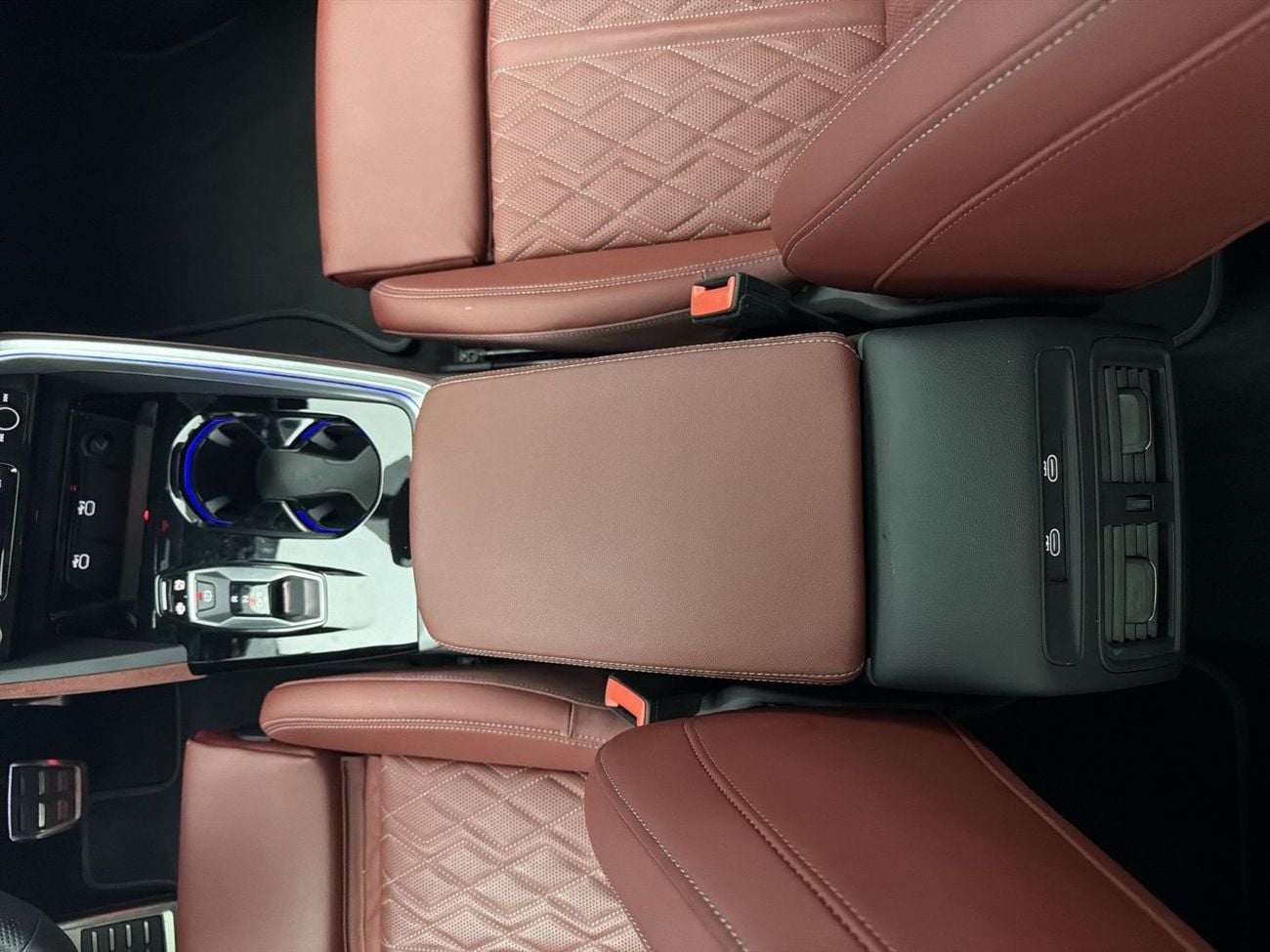 Audi SQ5 Sportback TFSI quattro 3.0L 367hp (Ref# 37042)