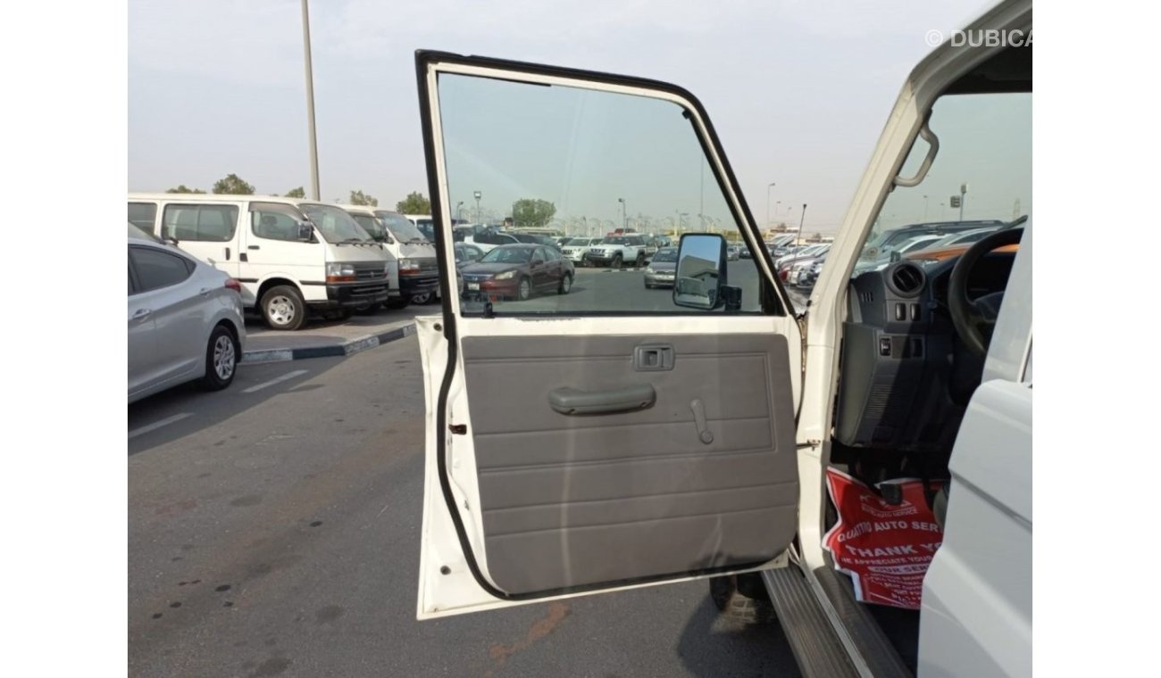 Toyota Land Cruiser 70 TOYOTA LAND CRUISER HARD TOP LEFT HAND DRIVE (PM 840)