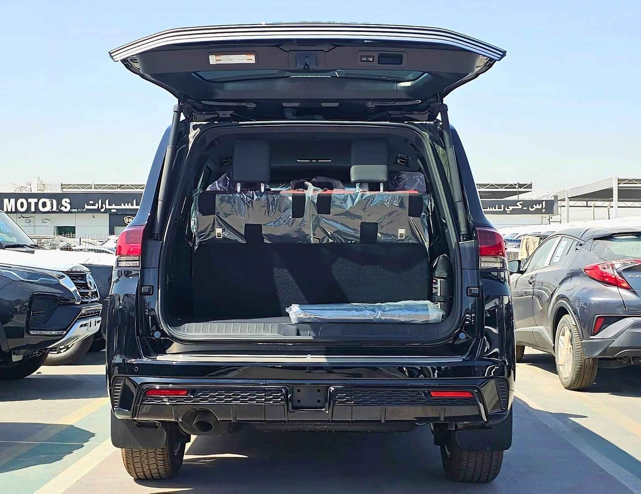 Toyota Land Cruiser VXR 3.5L PETROL | Radar | HUD | Top Variant | Aero Body Kit (CODE # VXR31HK)