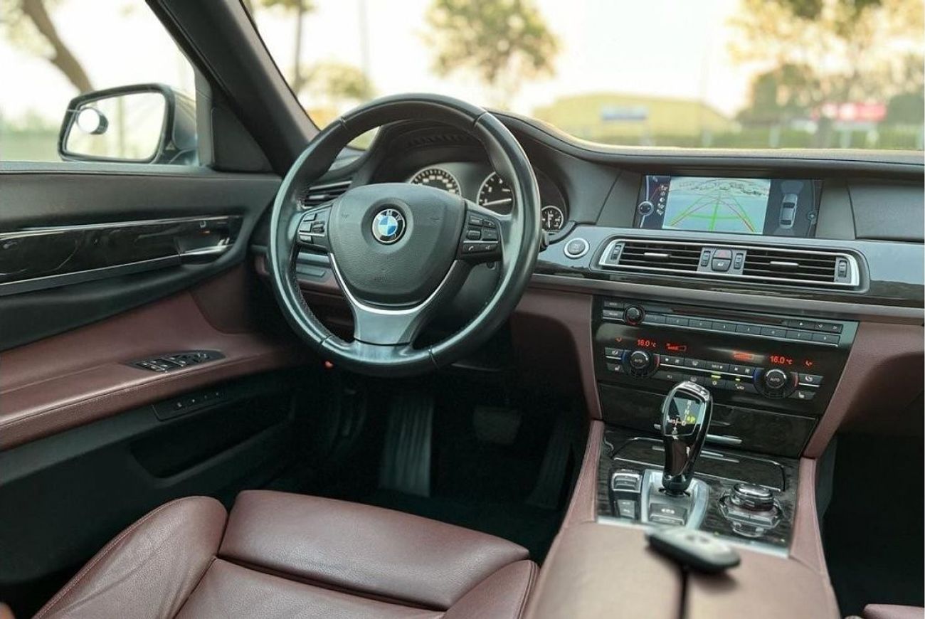 BMW 750Li BMW 750LI 2012 GCC FULL OPTION IN PERFECT CONDITION WITH DEALER WARRATNY