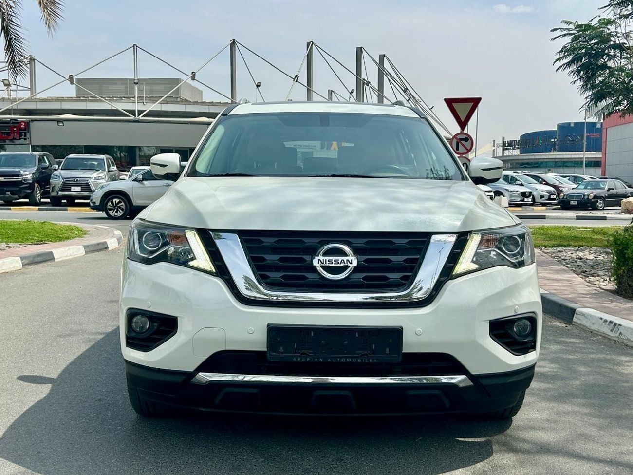 Nissan Pathfinder SV 3.5L (260 HP) 4WD GCC FULLY AGENCY MAINTAINED