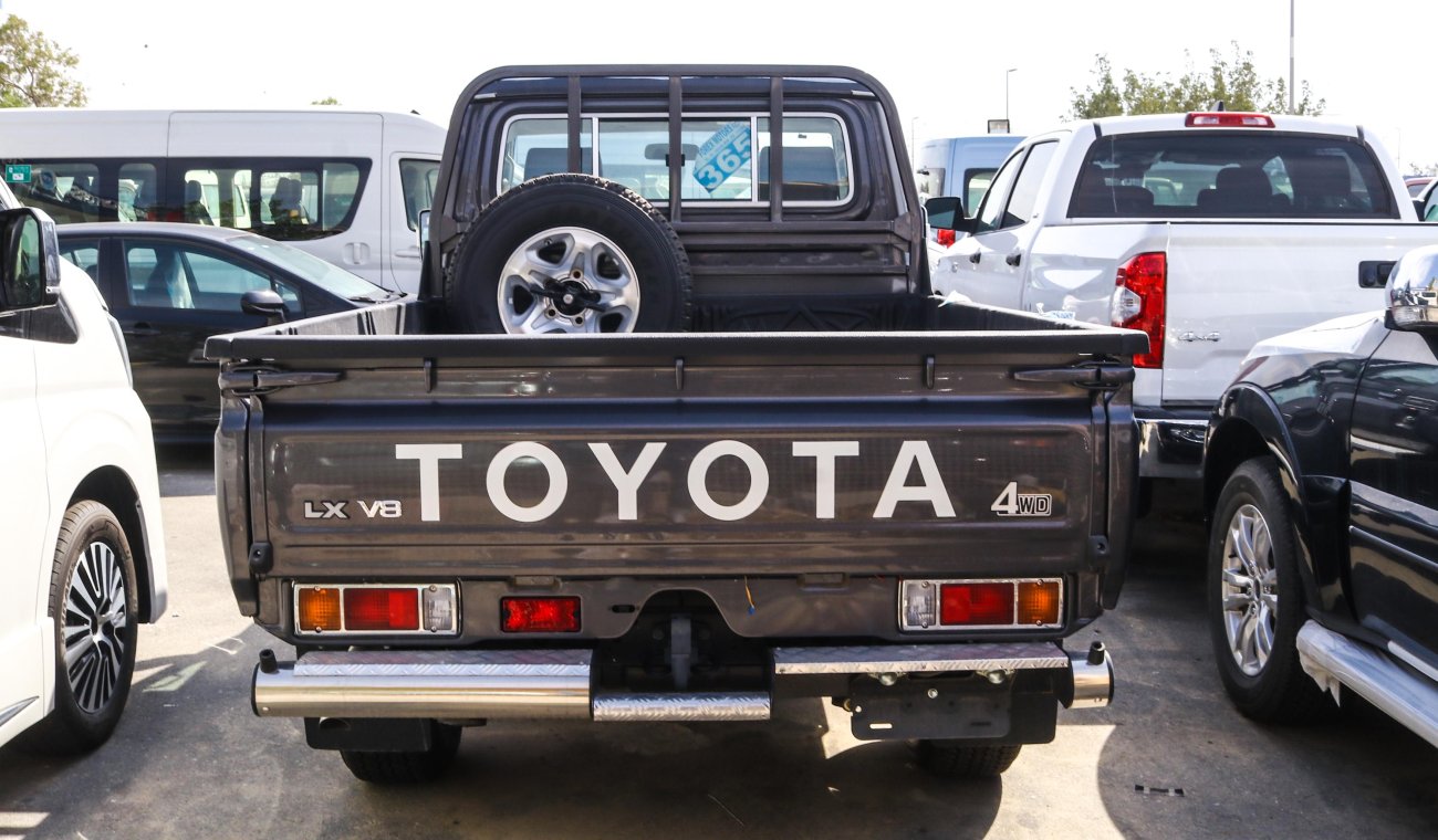 Toyota Land Cruiser Pick Up LX V8