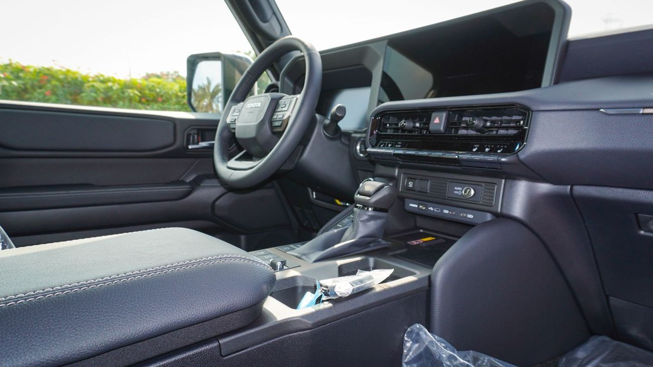 Toyota Prado ECT0081 - Toyota Prado VX - 2.4L Petrol - White/Black (Sunroof)