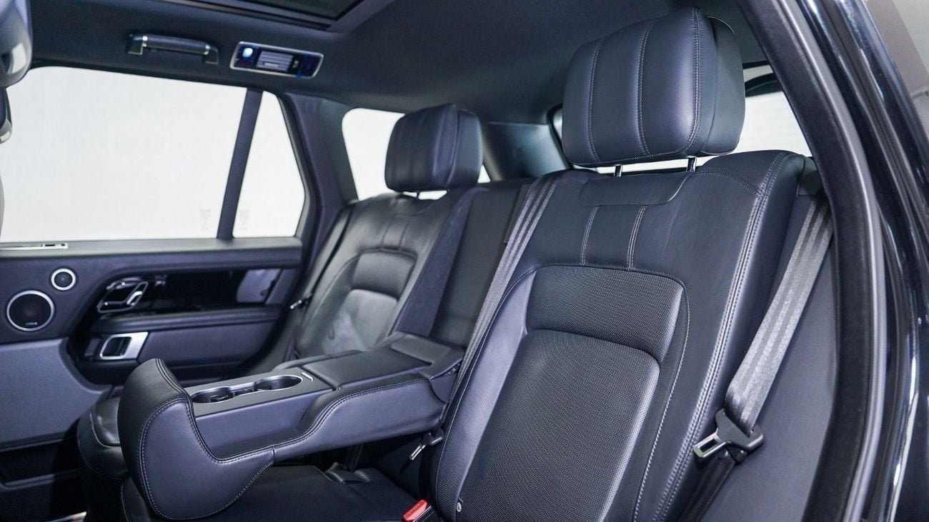 Land Rover Range Rover Vogue SE 5.0L UAE's Very Best Example | 2 Years Free Servicing | AED 4,460 Per Month