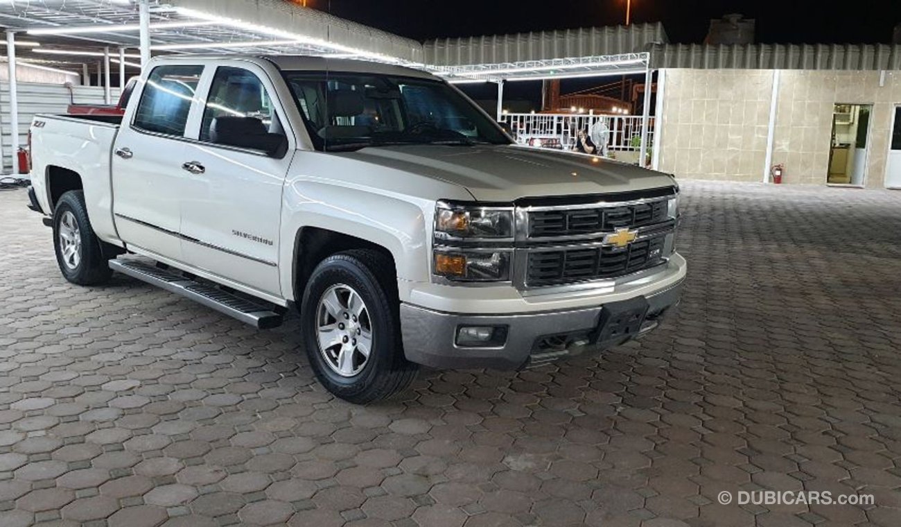 Chevrolet Silverado شيفرلية سلفرادو 2014 خليجي ماشية 144458 كم بحالة جيدة جدا