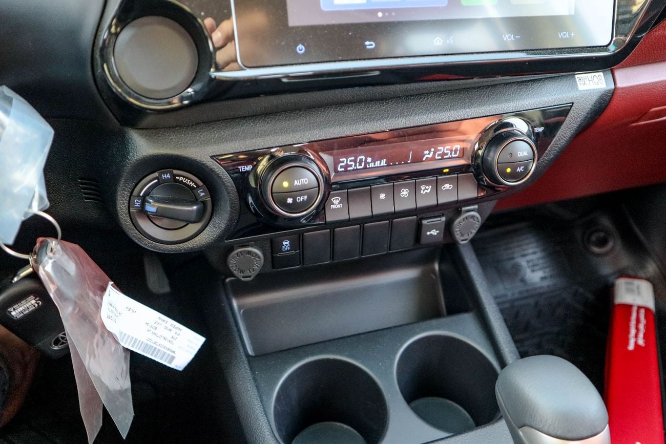 تويوتا هيلوكس Toyota Hilux (TGN126) 2.7L Pick-Up 4WD Double Cab – 2026 Model (A/T, White exterior, Red interior, w