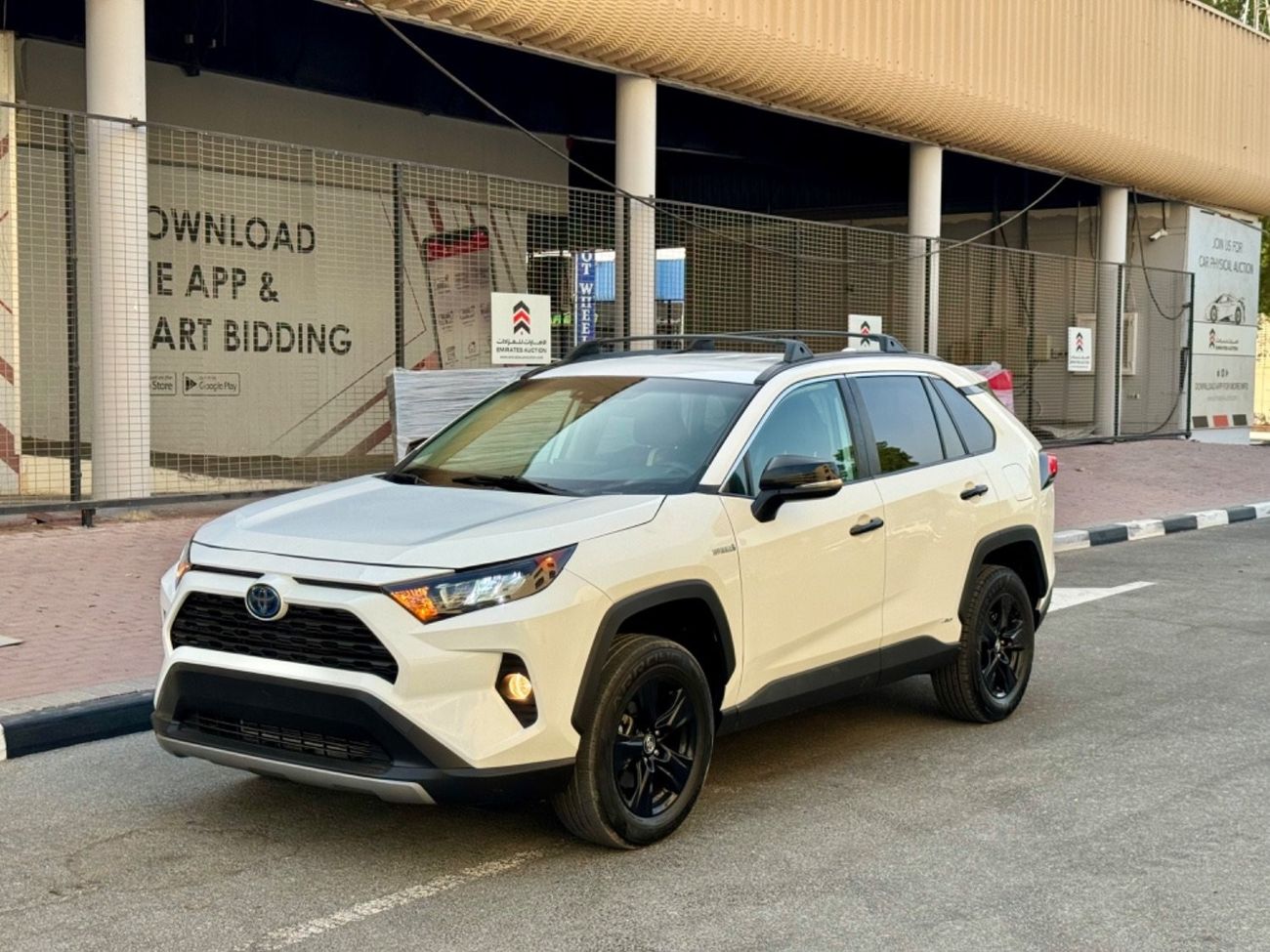 Toyota RAV4 2020 XLE HYBRID ENGINE FULL OPTION USA IMPORTED