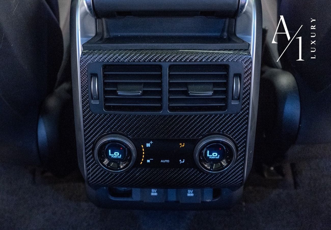 لاند روفر رينج روفر سبورت 2019 Range Rover SVR, Fully Loaded, Excellent Condition, Carbon Fibre Package, GCC Spec