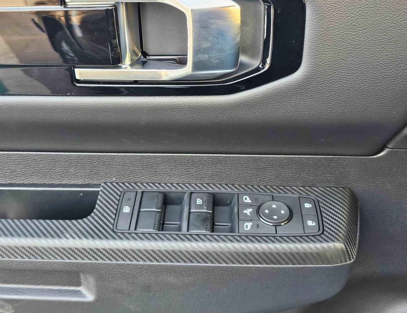 Mitsubishi L200 SPORTERO (NON GCC) SPORTERO || 2.4L DIESEL V4 A/T | PUSH START | LEATHER WITH DRIVER PWR SEAT | REAR CAMERA (CODE # SPT