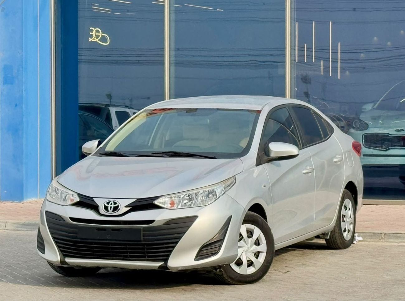 تويوتا يارس SE 535/- شهريًا | دول مجلس التعاون الخليجي | نظام تحديد المواقع العالمي (GPS)، كاميرا | خالٍ من الحوادث