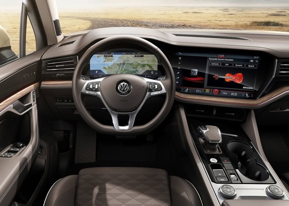 Volkswagen Touareg interior - Steering Wheel