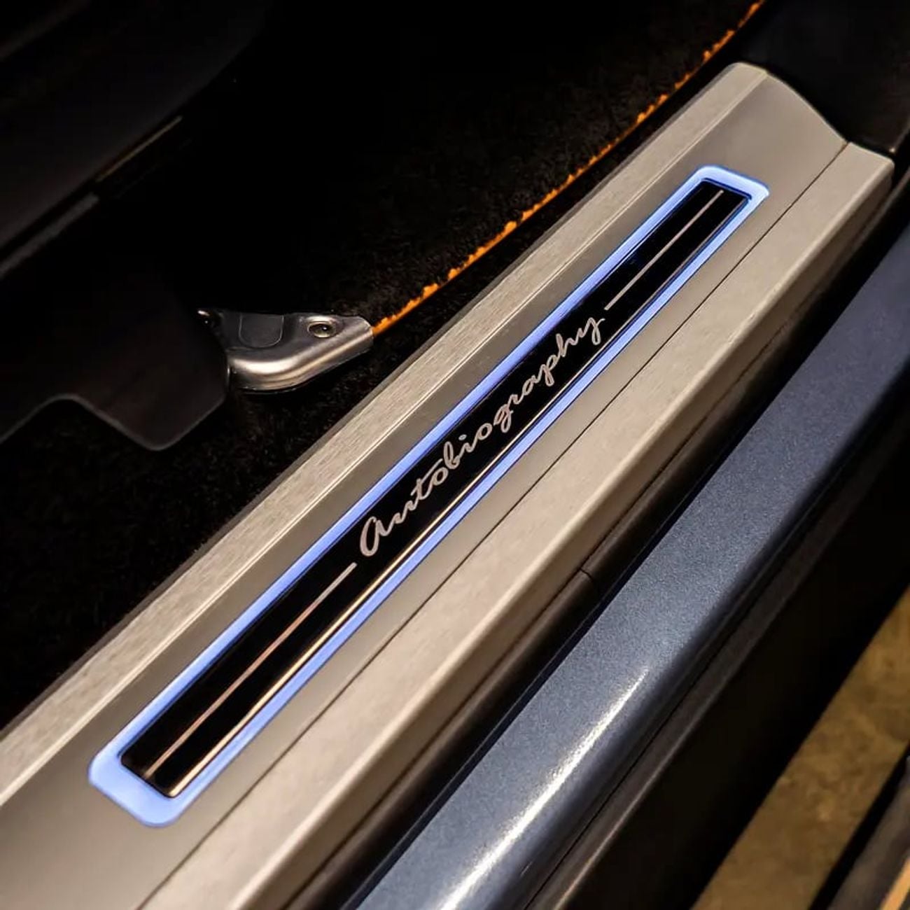 لاند روفر رينج روفر LWB Autobiography P400 3.0L 4,082 p.m • 0% Downpayment • Agency Service History • 1 Year Warran