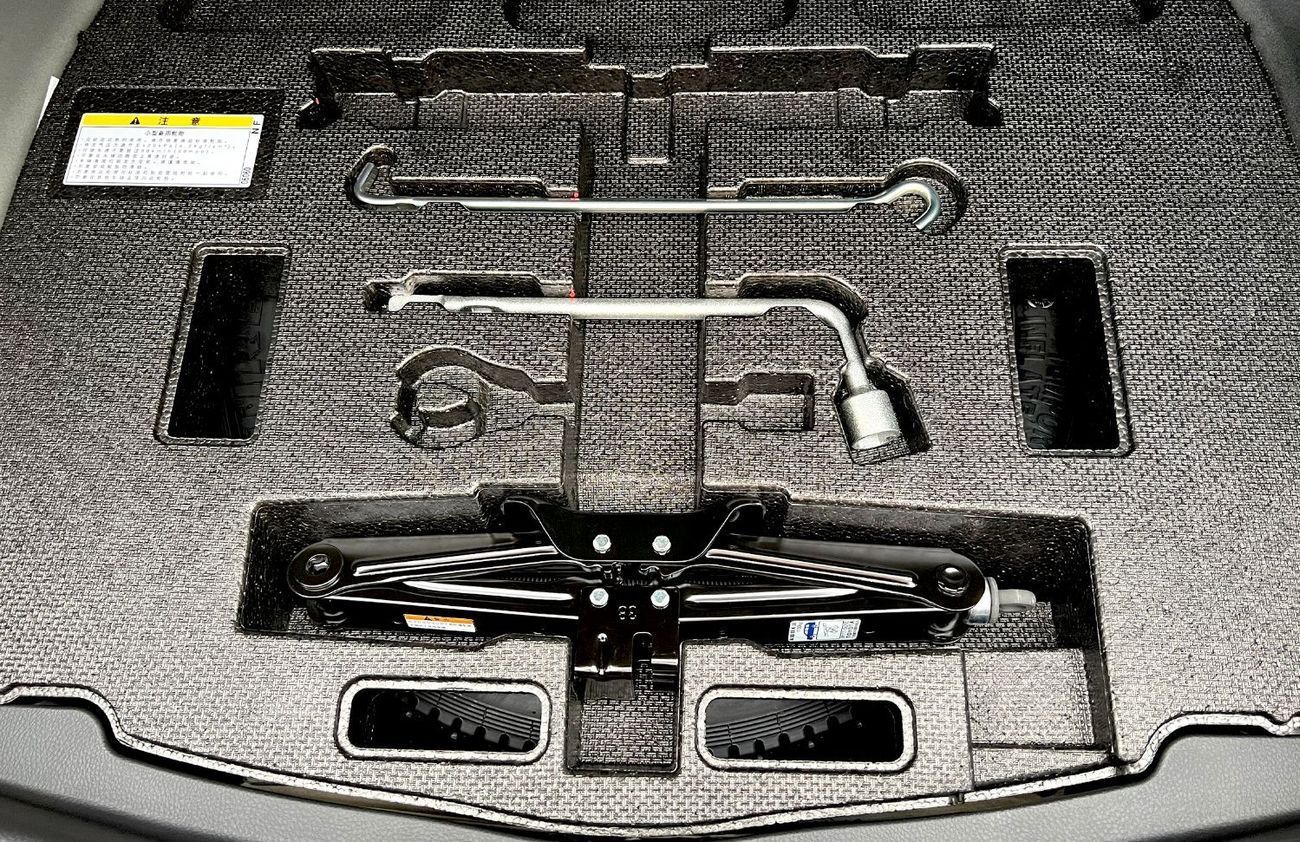 Toyota Camry Sport 2025 Hybrid 2.0L - Price for export