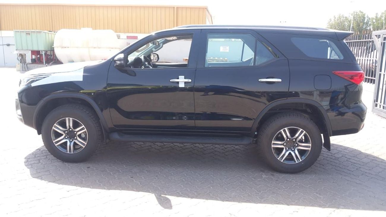 تويوتا فورتونر 2.4L DIESEL A/T 7 SEATER HIGH SPEC(EXPORT TO AFRICA ONLY)