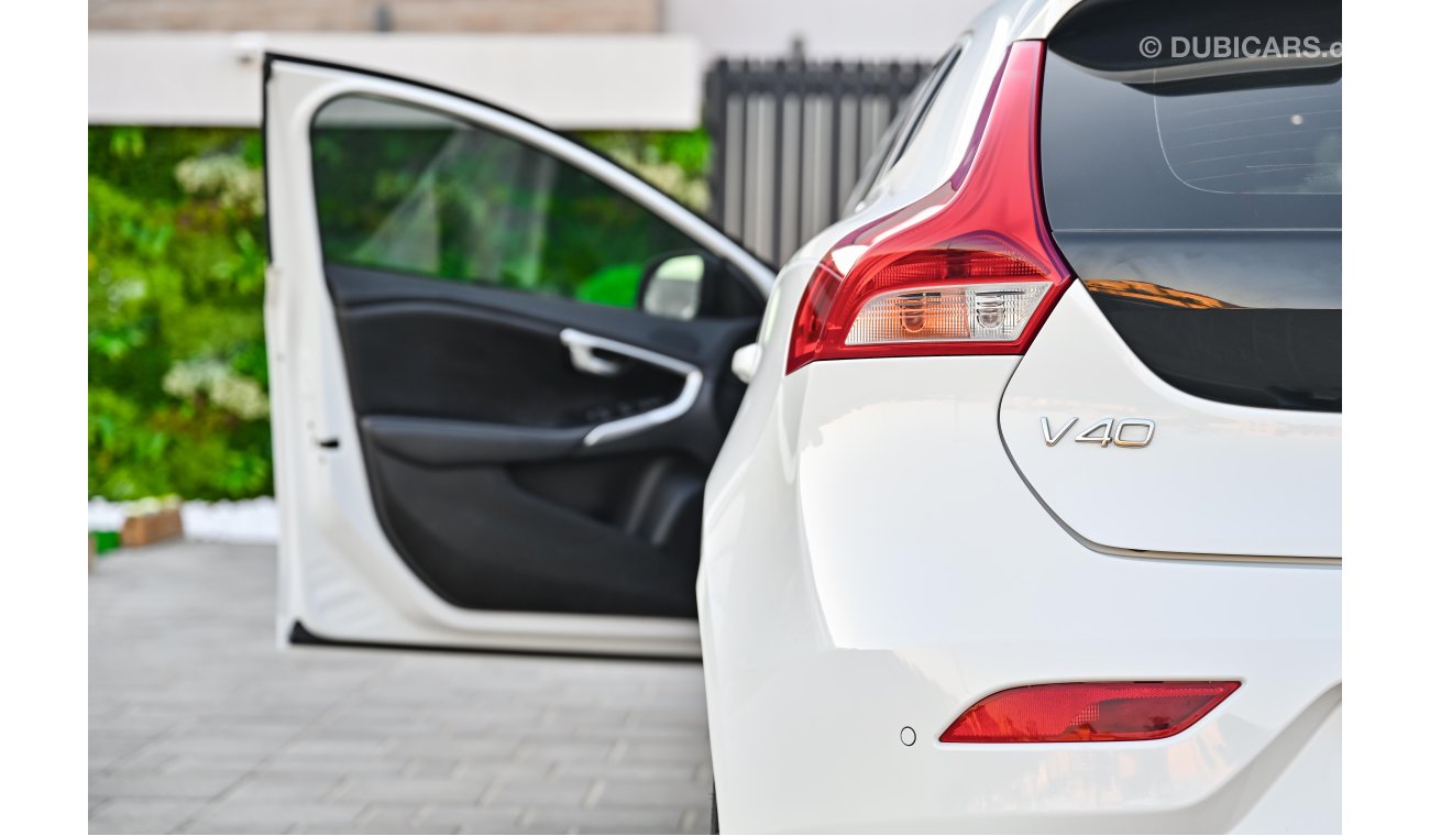 Volvo V40 R-Design | 1,467 P.M | 0% Downpayment | Agency Warranty