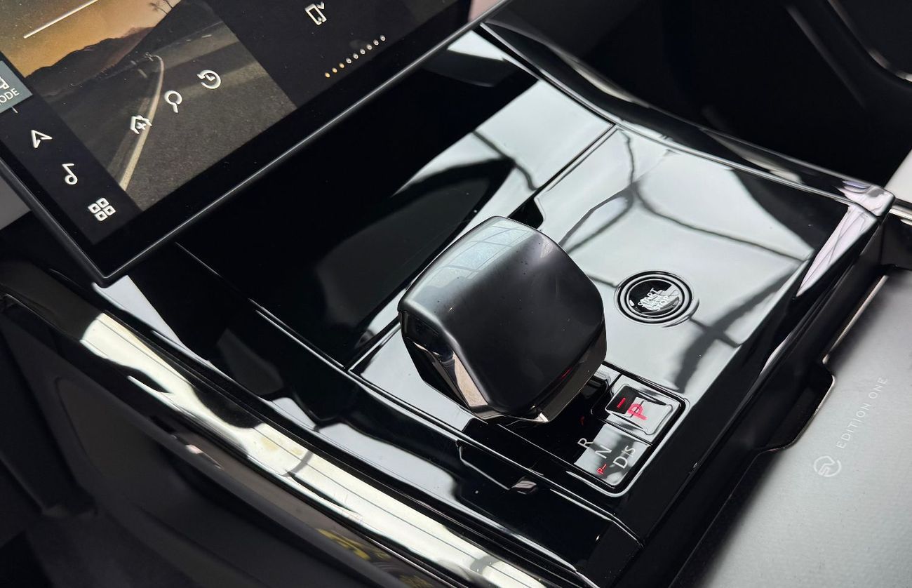 لاند روفر رينج روفر سبورت SV 4.4L 2024 Range Rover Sport SV, Warranty, Full RR Service History, Fully Loaded, Low Km, Euro