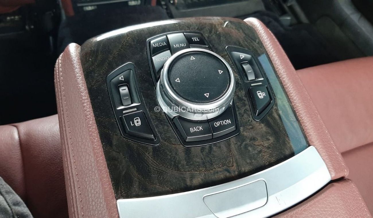 بي أم دبليو 730Li LI - 2015 - UNDER WARRANTY - IMMACULATE CONDITION