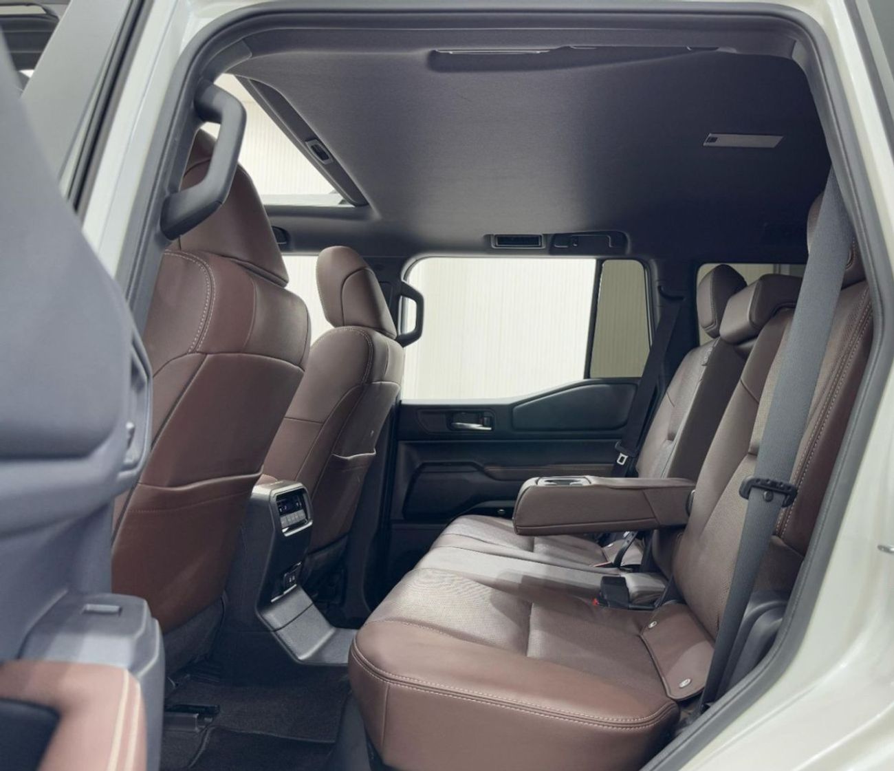 تويوتا برادو Adventure 4.0L 2024 Toyota Prado Adventure, 5 Years Toyota Warranty, Low Km, 7 Seater, Excellent Con