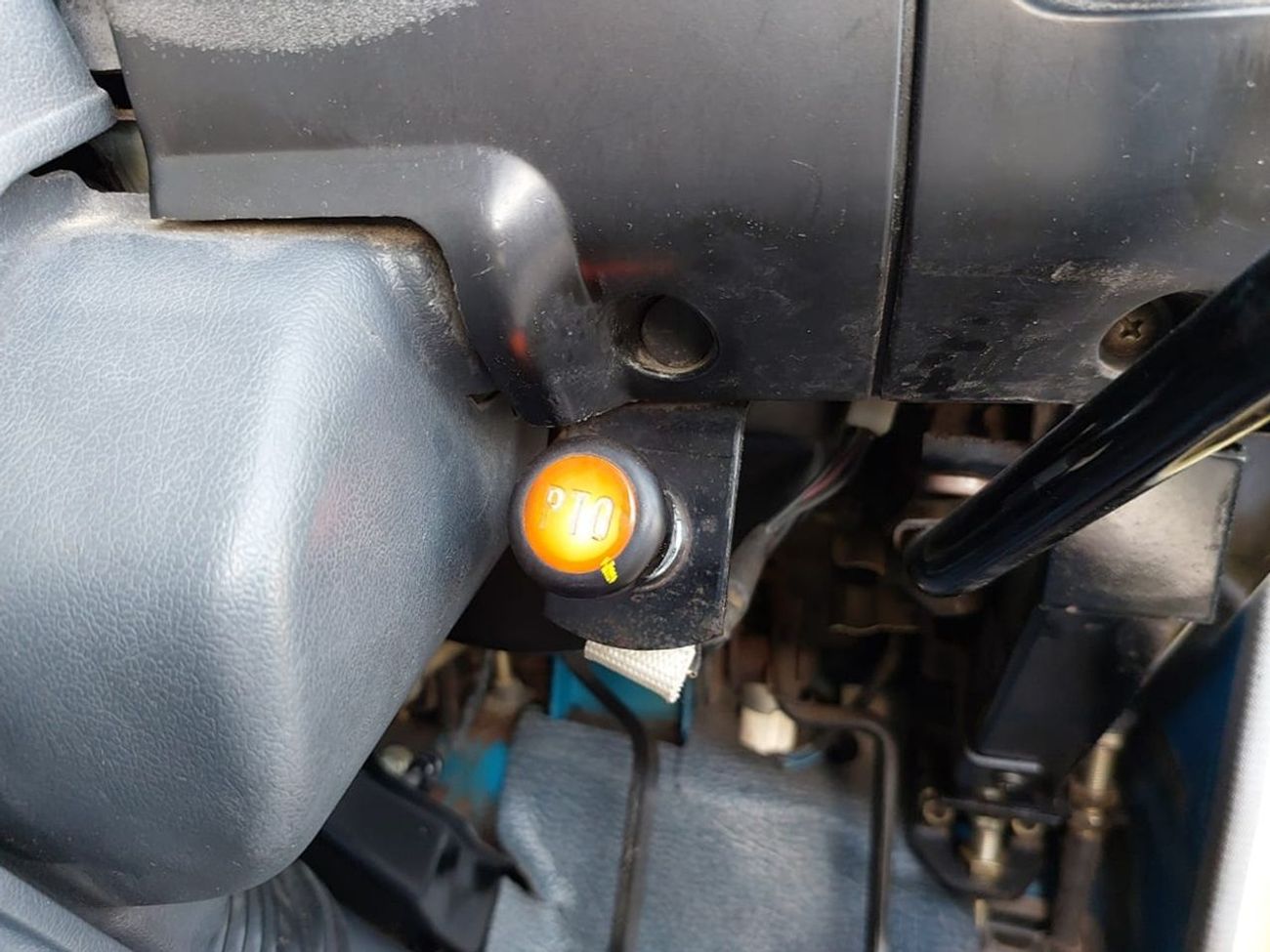 Mitsubishi Fuso Canter MITSUBISHI CANTER DUMPER TRUCK RHD 1986 MODEL 3.5 L DIESEL MANUAL(PM00040)