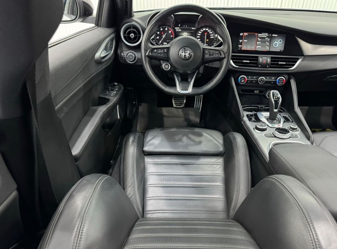 ألفا روميو جوليا Q2 Veloce 2023 Alfa Romeo Giulia Q2 Veloce, Nov 2027 Alfa Romeo Warranty + Service Pack, Low Kms, GC