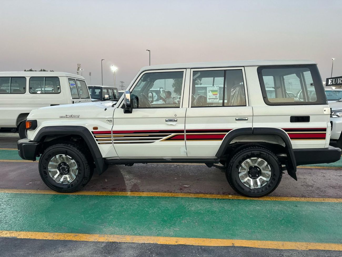 Toyota Land Cruiser 70 LX 2.8L  LX 2.8L