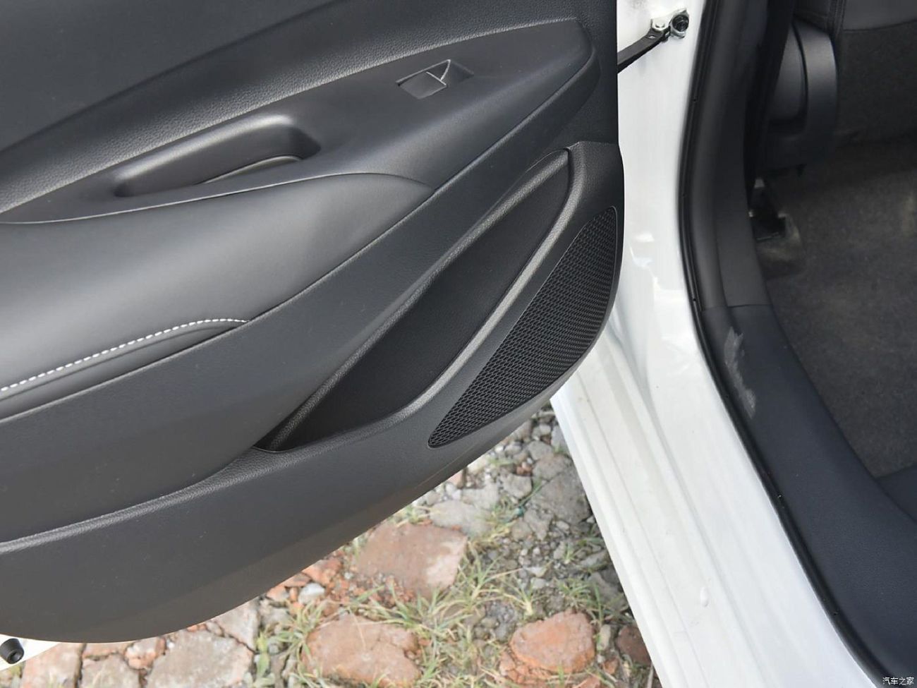 تويوتا كورولا XLI Hybrid 1.8L