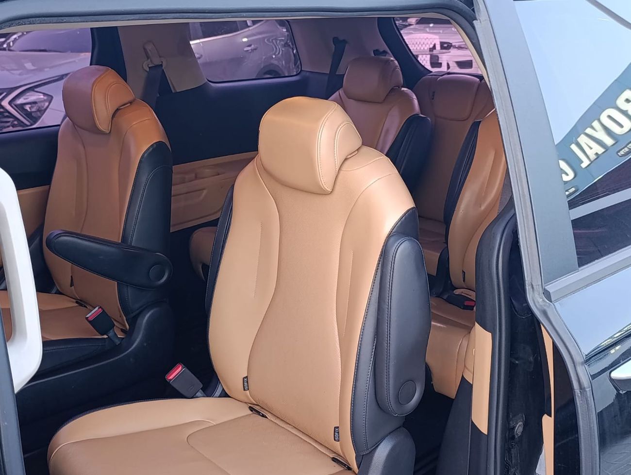 Kia Carnival STD (NON GCC)