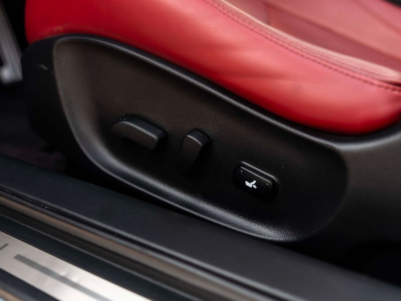 Infiniti Q60 CONVERTIBLE