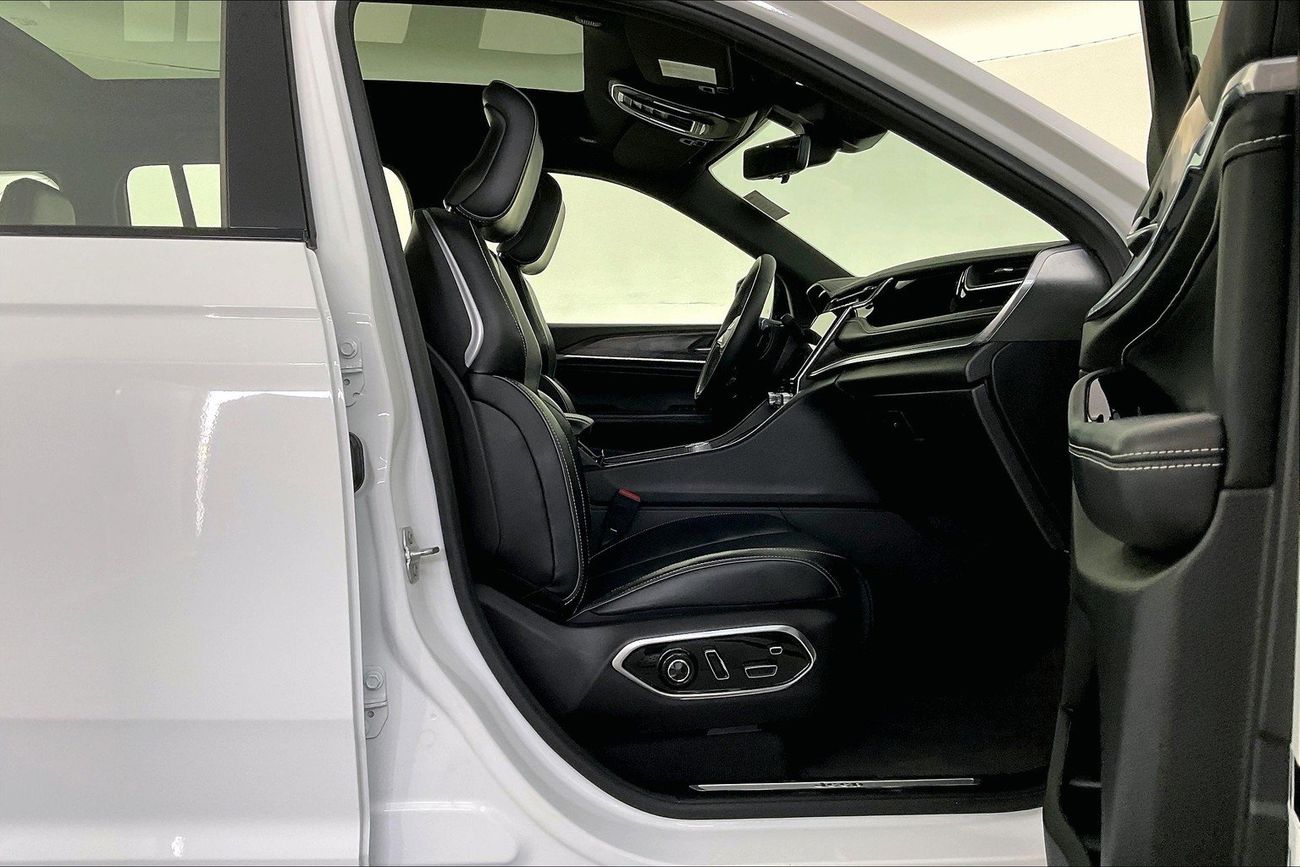 جيب جراند شيروكي Overland | شامل الضمان | 0 ﺪﻔﻋﺓ ﺃﻮﻟﻯ